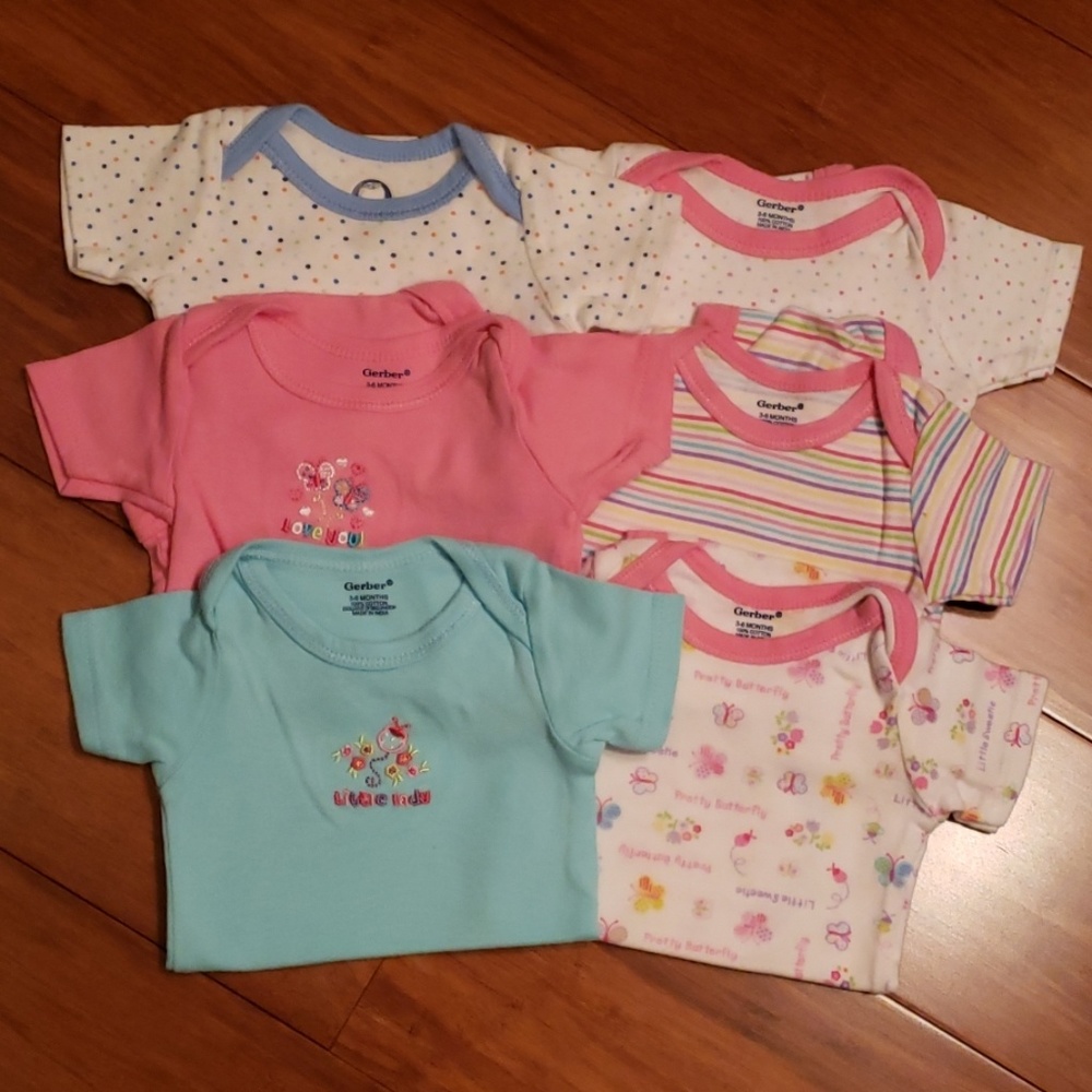 Bundle of 6 Gerber Onesies 3-6 months